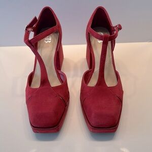 Giani Binni red shoe.
